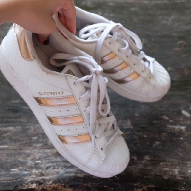 Adidas superstar hotsell gold honeycomb