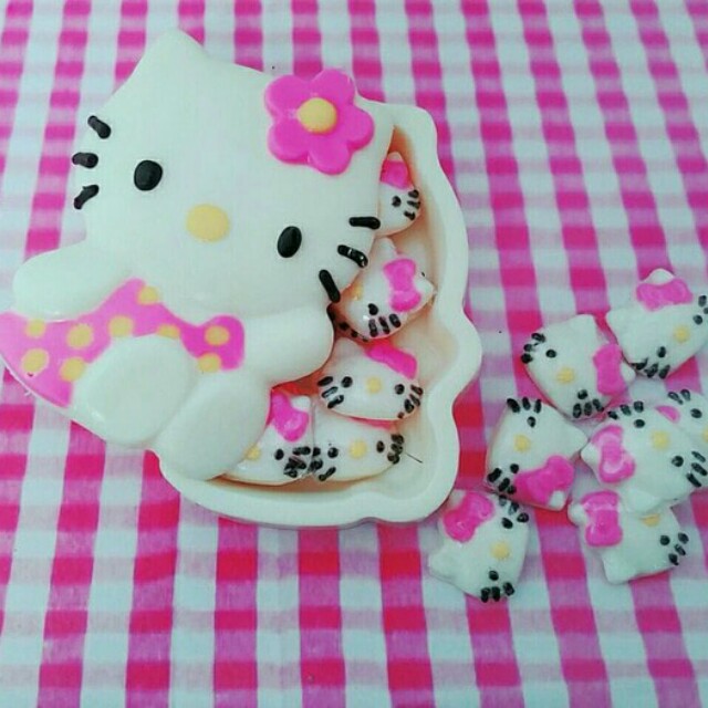 Unduh 83 Koleksi Gambar Hello Kitty Warna Coklat  HD
