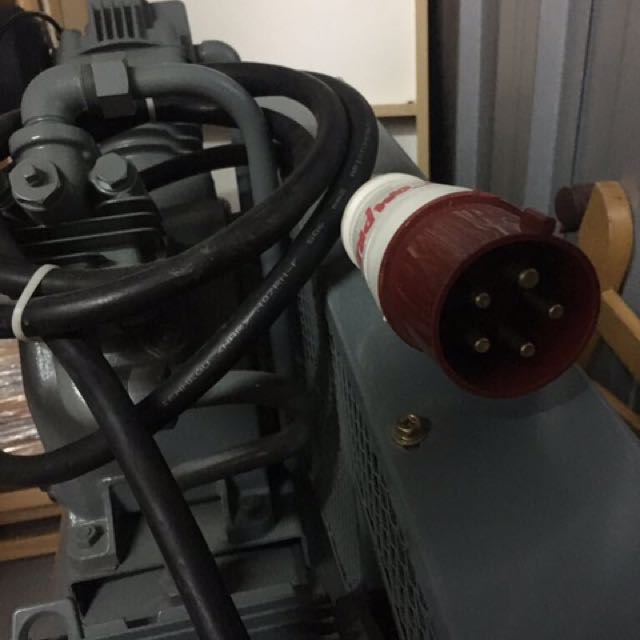 Heavy Duty Hitachi Air Compressor, Everything Else on Carousell
