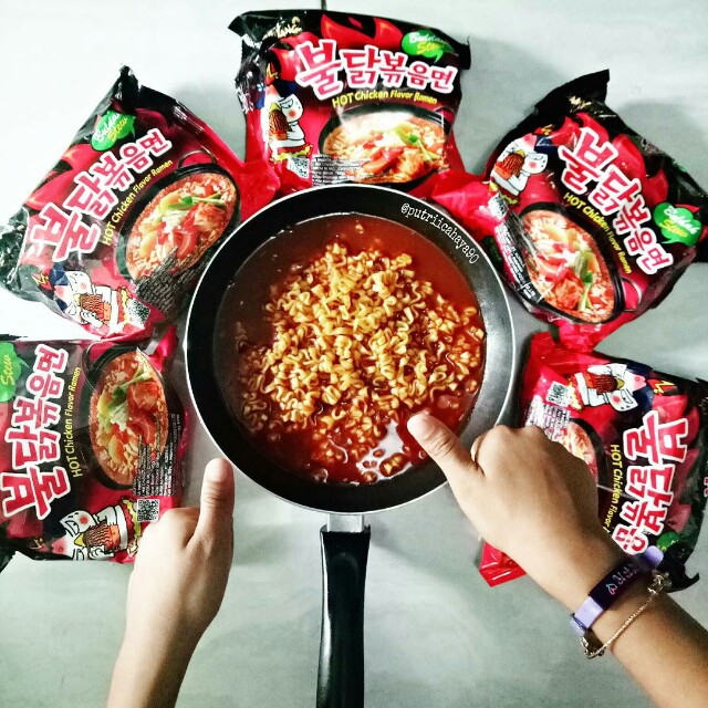 Hot Samyang Hot Chicken Flavour Ramen Kuah Makanan Minuman Makanan Instan Di Carousell