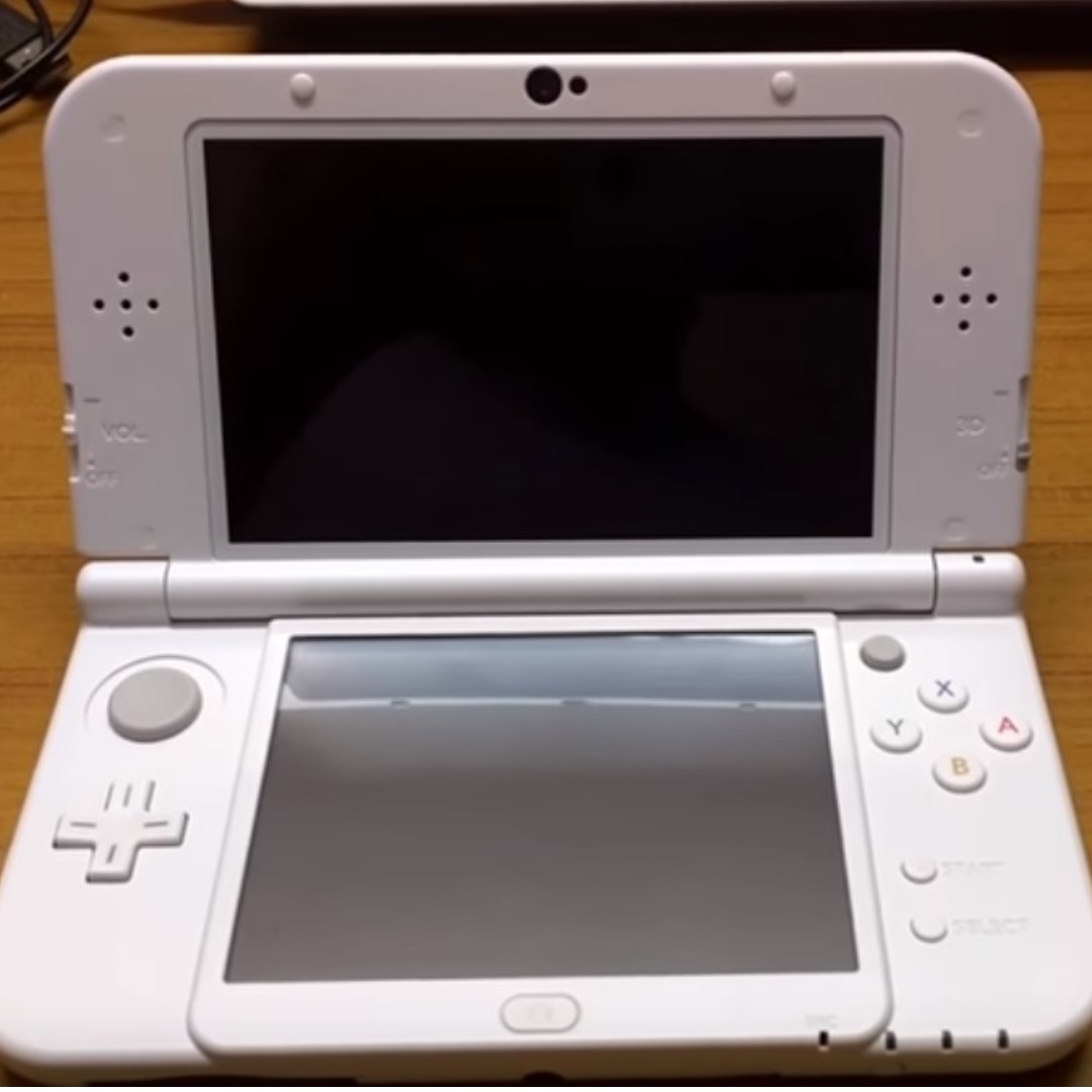 New 3DS LL 白色16GB 已改機連182HR MHXX Save, 電子遊戲, 遊戲機配件