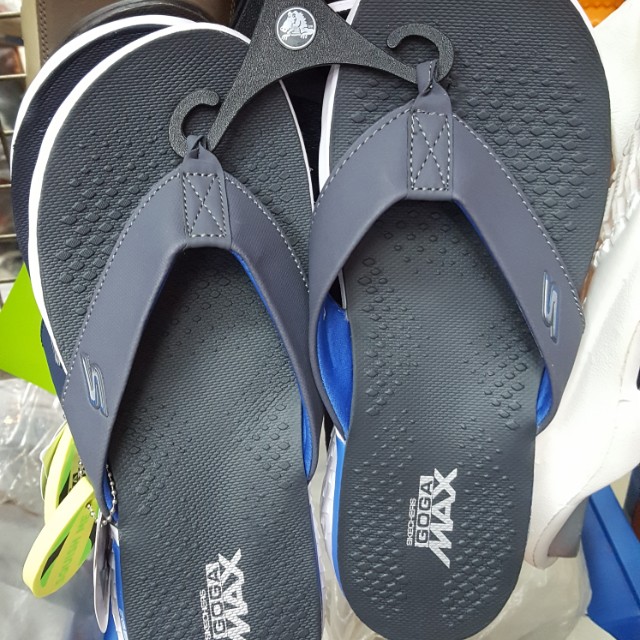 sandal skechers pria