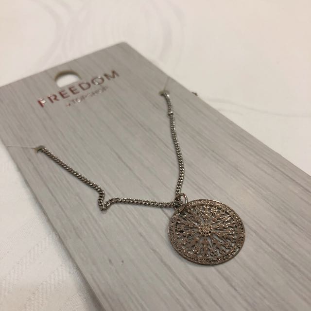 Topshop freedom necklace on sale