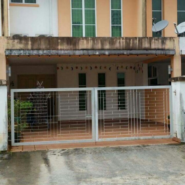 2 Stry Intermediate House For Sale At Taman Indah Ph 4 Bb Samariang Property For Sale On Carousell