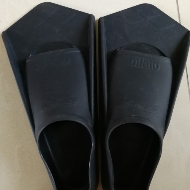 Arena flippers for training, Sports Equipment, Sports & Games, Water Sports on Carousell
