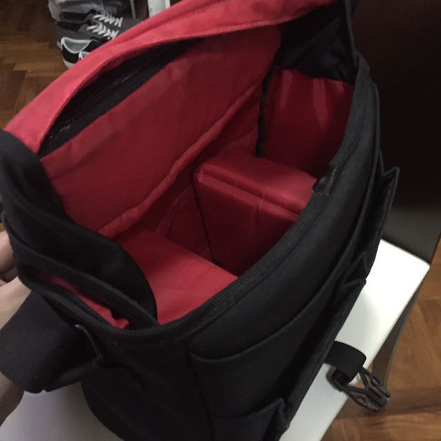 Camera Bag (Category: Camera Bags & Carriers) located in Singapore. Submitted by edroland (Listing ID 133552200, Image 2). Description: Used but still in Good condition..