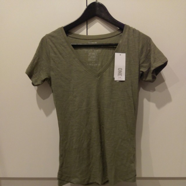 Cotton On V Neck T Shirt Women S Fashion Clothes Tops On Carousell