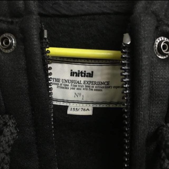 Initial Jacket （分類：外套及戶外衣服）位於 Hong Kong。 由 ilovenc 提交（商品編號 133414087，圖片 3）。簡介： Initial size one。