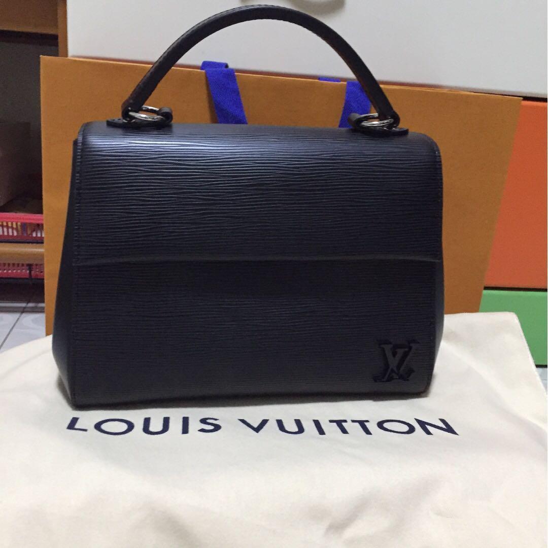 Louis Vuitton Epi Cluny (SHG-24417) – LuxeDH