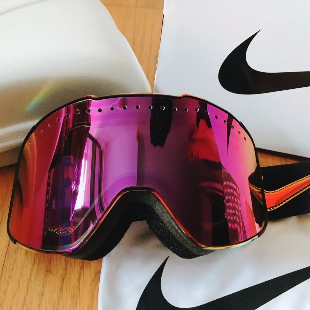 FADE特殊款彩色漸層goggle 雙鏡片原廠硬殼收納盒滑雪風鏡雪鏡, 體育器材, 健行及露營在旋轉拍賣