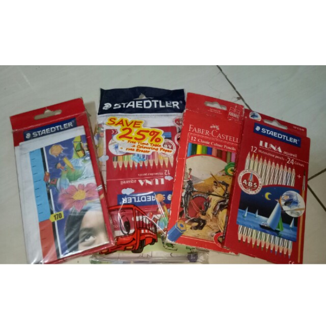 Pensil Warna 4 Item Books Stationery Stationery On Carousell