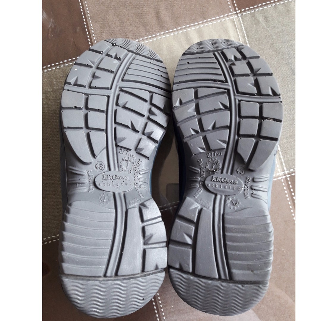 Scandia safety shoes on Carousell