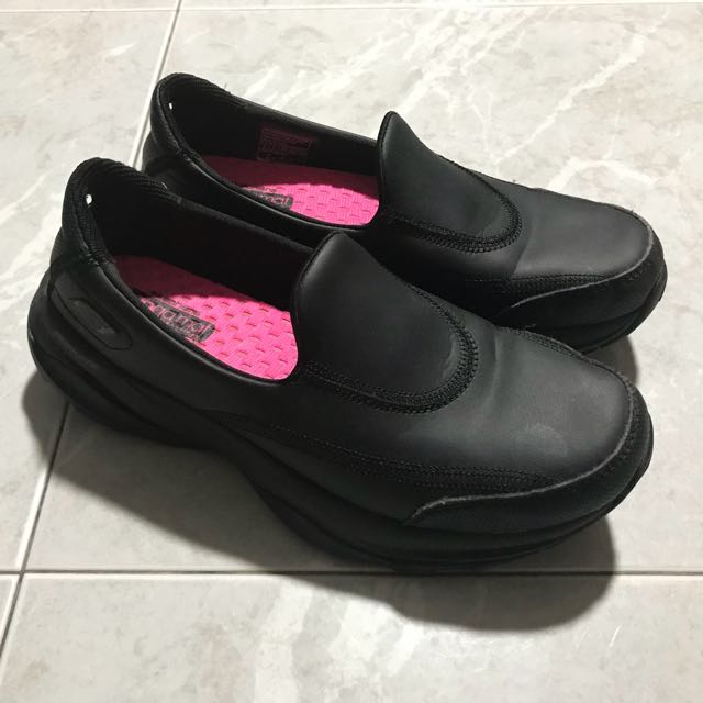 skechers nursing shoes black