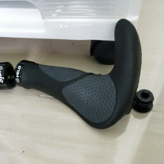 bullhorn bike grips