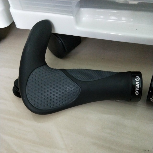 bullhorn bike grips
