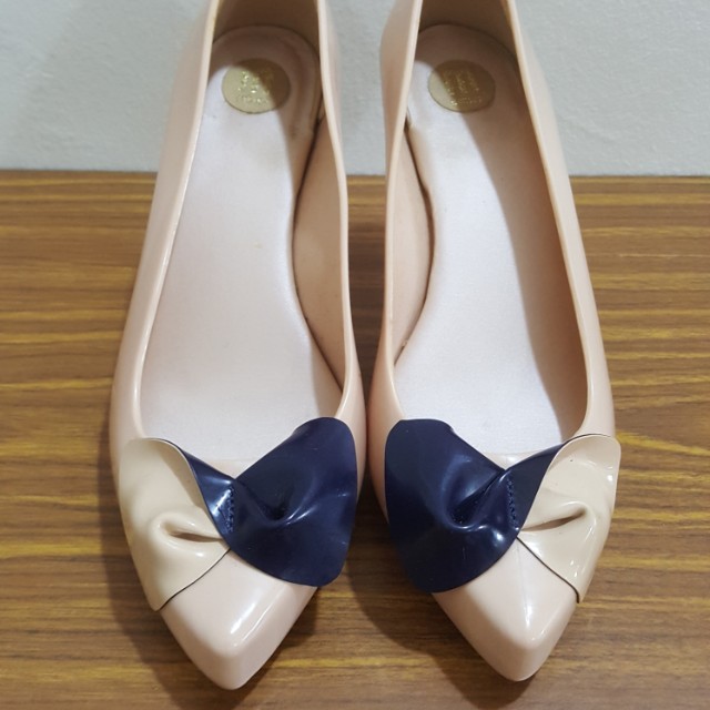 Authentic Melissa Pumps, Women's Fashion, Footwear, Flats on Carousell