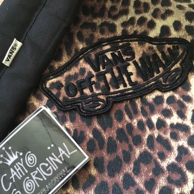 vans off the wall leopard backpack