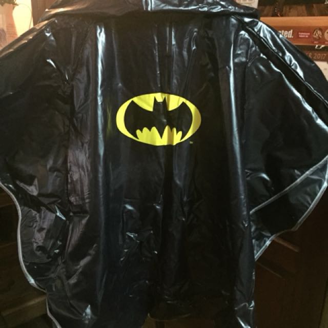 Batman Raincoat, Babies & Kids, Babies & Kids Fashion on Carousell