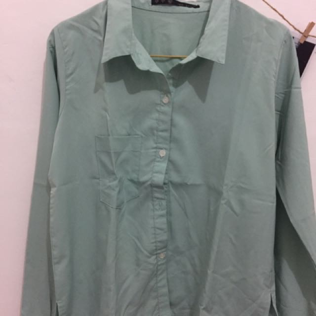 Kemeja Warna Hijau Mint Fesyen Wanita Pakaian Wanita Atasan Di Carousell