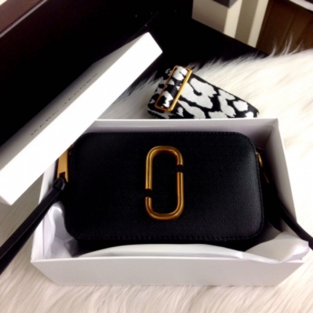 Marc Jacobs Snapshot all black, Luxury, Bags & Wallets on Carousell