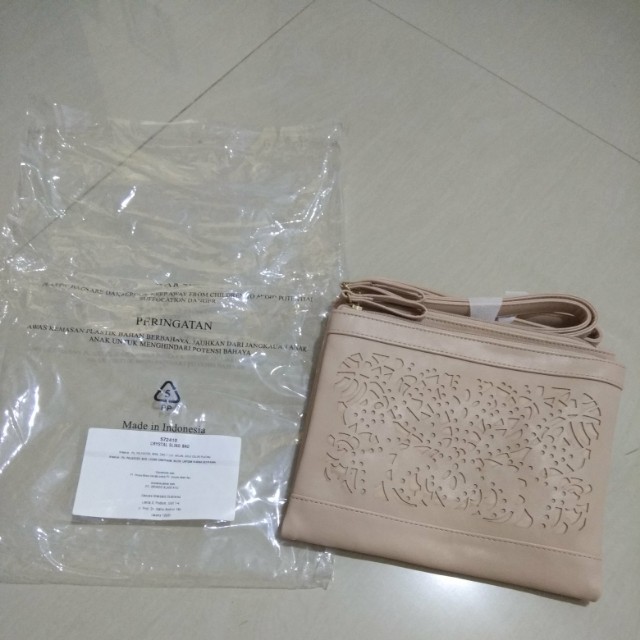 Crystal sling bag oriflame hotsell