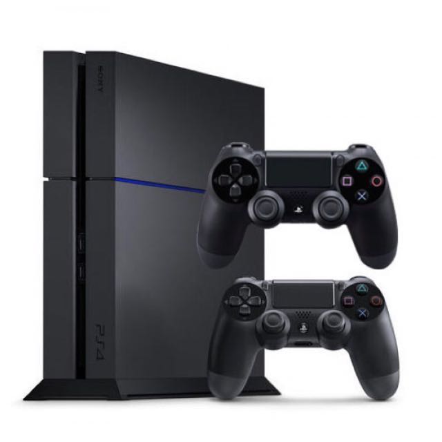 ps4 with 2 controllers