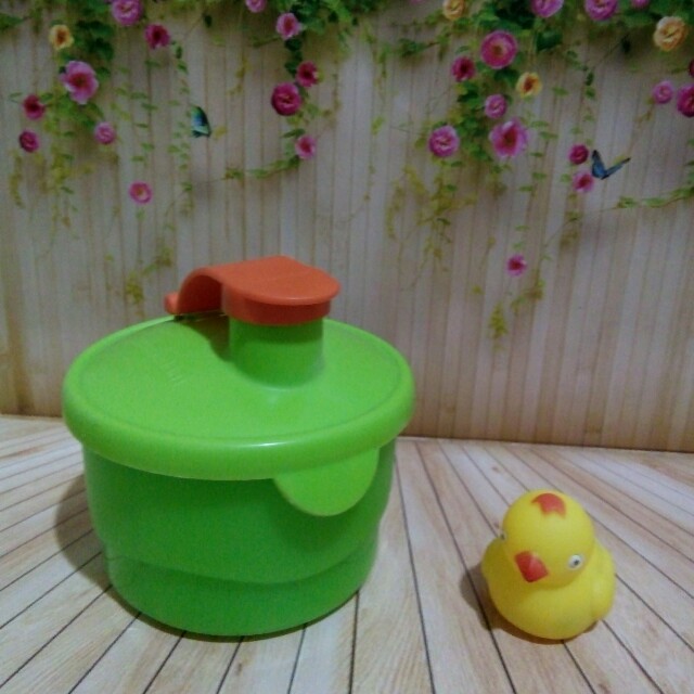 Tupperware Milk Dispenser Bayi Anak Perawatan Makanan Anak Di Carousell