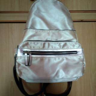 (Category: ) located in . Submitted by lets_trade_item (Listing ID 133893008, Image 1). Description: .