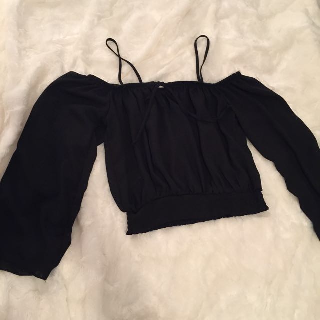 black shoulderless crop top