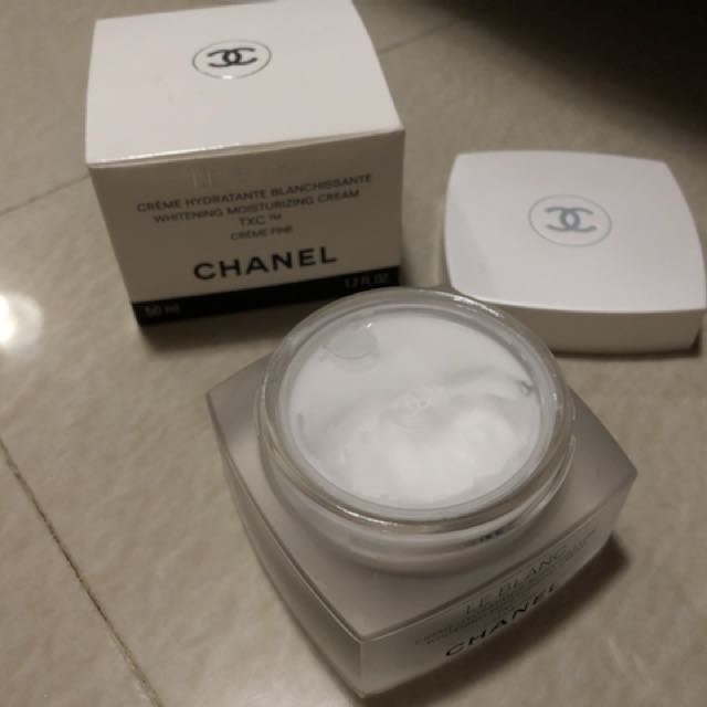 Chanel Le Blanc Moisturizing cream, Kesehatan & Kecantikan, Rias Wajah di  Carousell