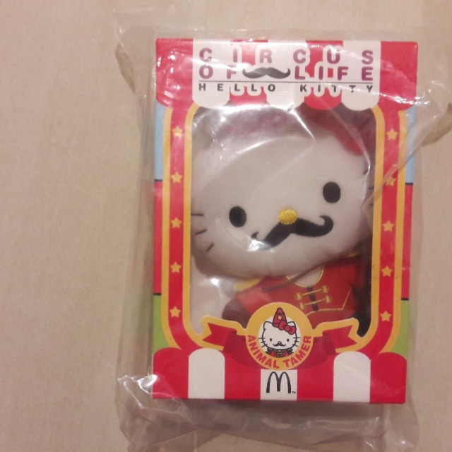 Hello Kitty (Category: Plushies & Soft Toys) located in Singapore. Submitted by roy_p (Listing ID 133848699, Image 2). Description: S$15 each.