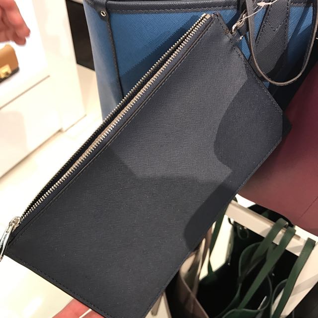 michael kors bag weight