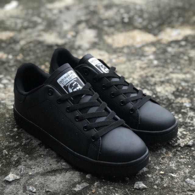stan smith all black