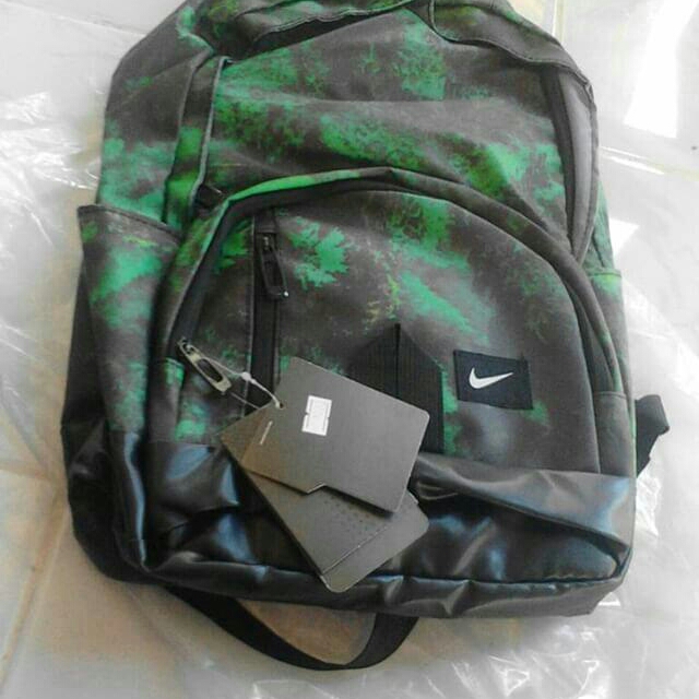 beg sekolah nike