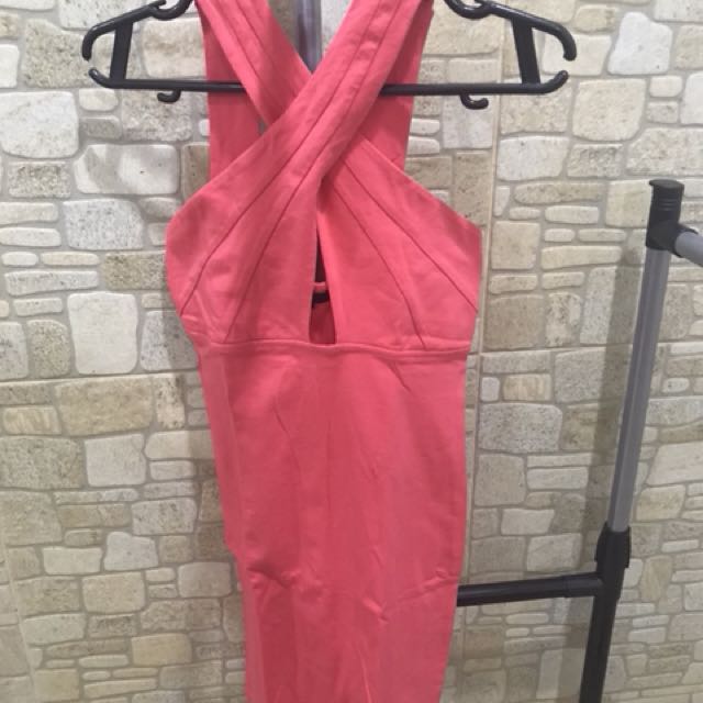 BNWOT Forever 21 dress (Category: Dresses) located in Pasig City. Submitted by cescascloset (Listing ID 134051807, Image 2). Description: Forever 21 orange bodycon dress Size Small Brand new without tag First photo grabbed from internet for reference.
