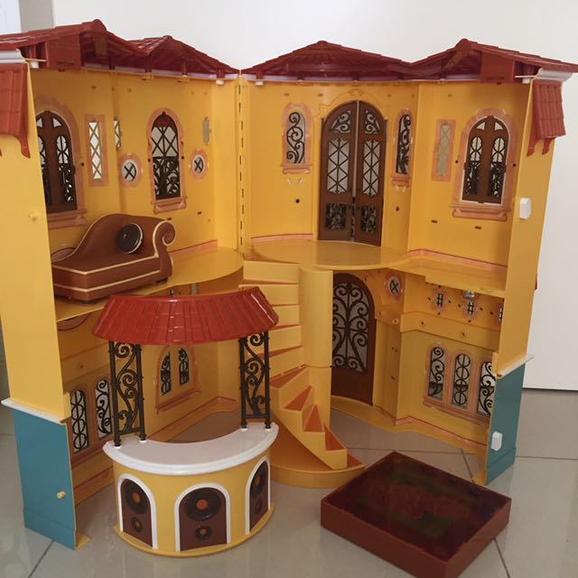 Bratz World Mansion Dollhouse
