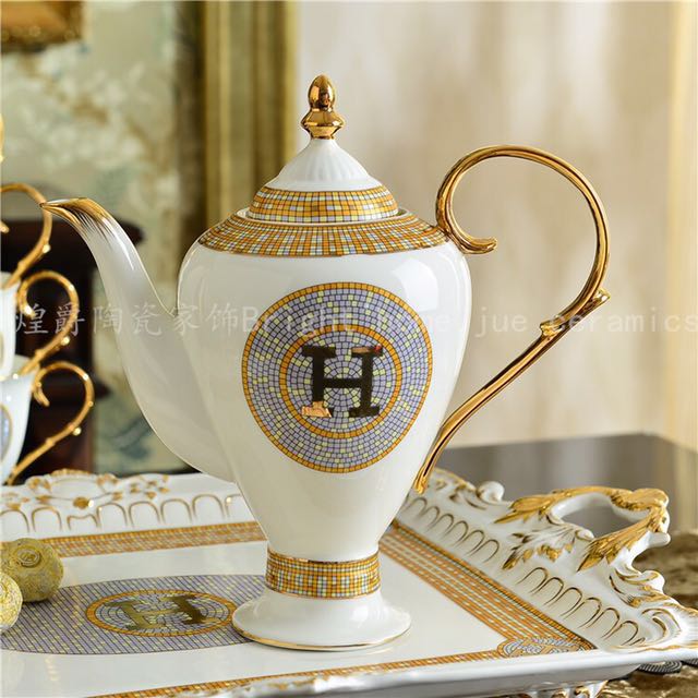 The New Hermès Hippomobile Tea Set is Designed to Make You Swoon