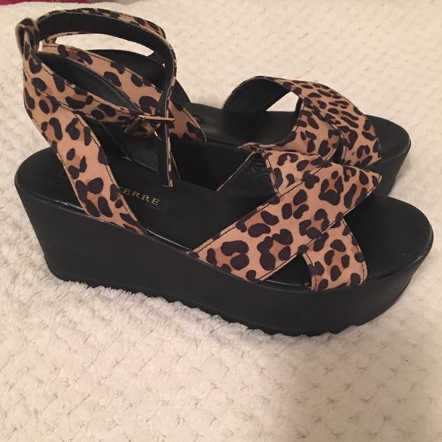 leopard flatforms