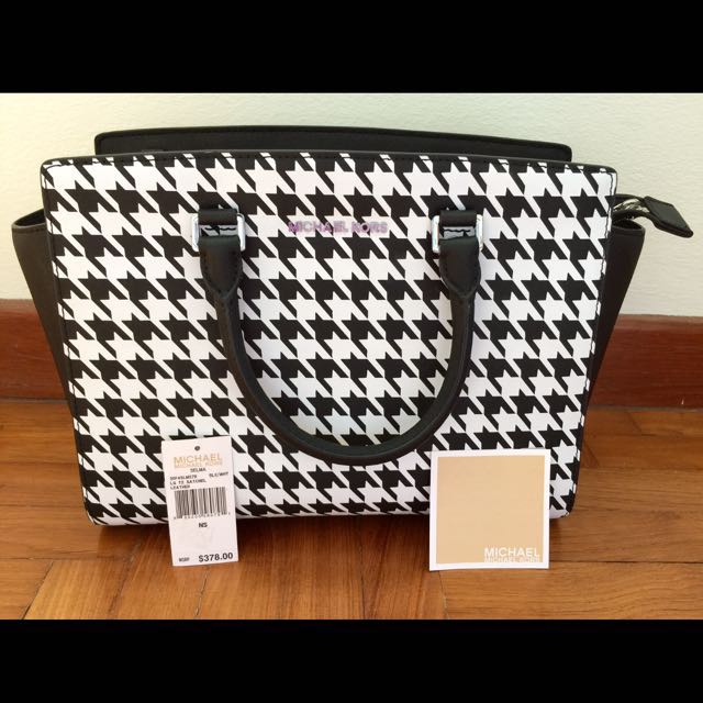 Michael kors houndstooth purse hotsell