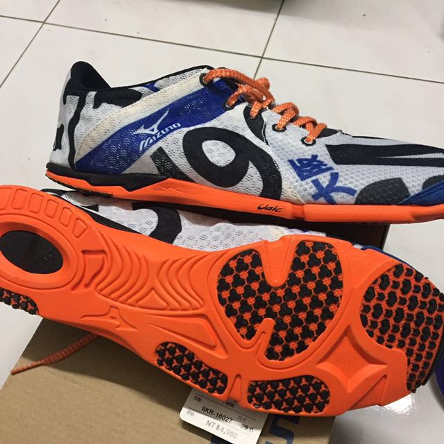 Mizuno Wave Universe 5 Original