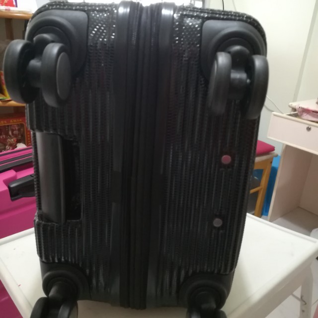 new yorker luggage 24 inch