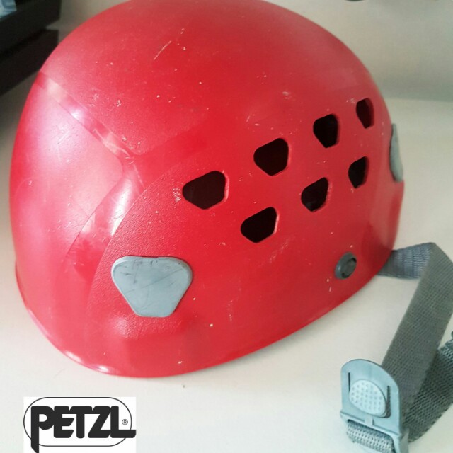 Petzl rope access helmet, Sports Equipment, Exercise & Fitness, Toning