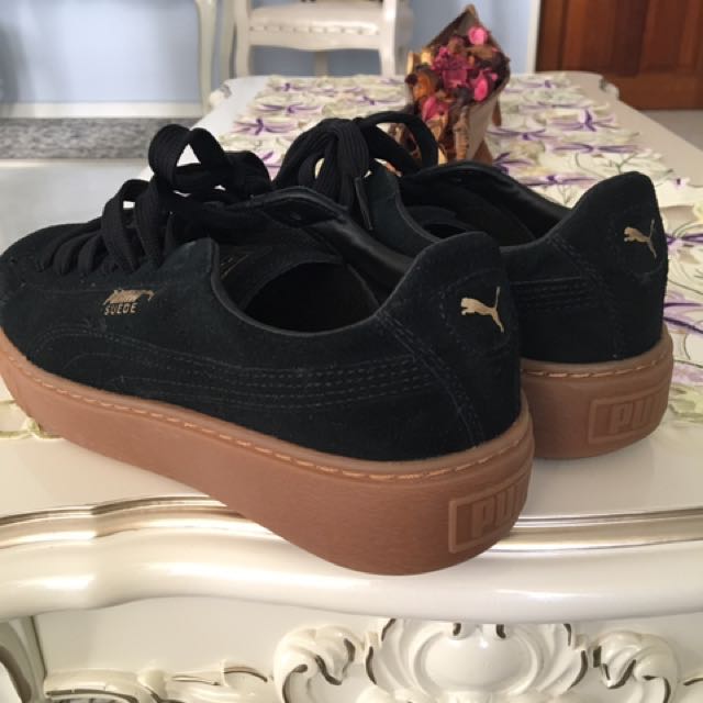 Puma Suede, Women's Fashion, Footwear, Sneakers on Carousell