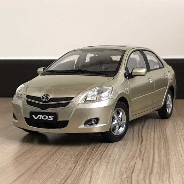 pics Gold Champagne Color Car 1 18 faw toyota vios model car champagne gold