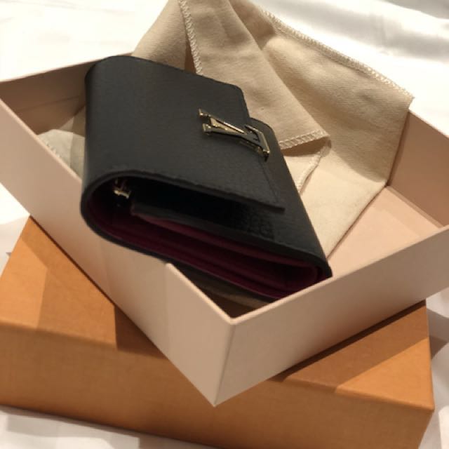 Authenticated Used Louis Vuitton LOUIS VUITTON Portefeuille Capucine  Compact Folding Wallet with Hook LV Leopard M45857 