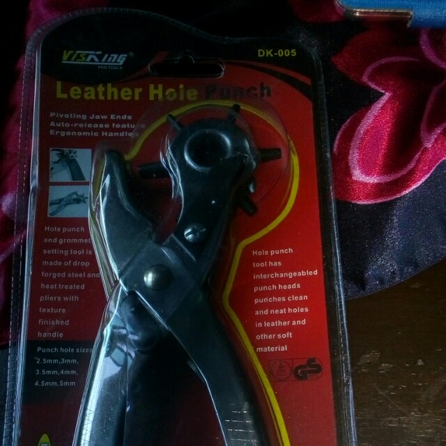 Belt hole puncher, Men's Fashion, Watches & Accessories, Belts on Carousell