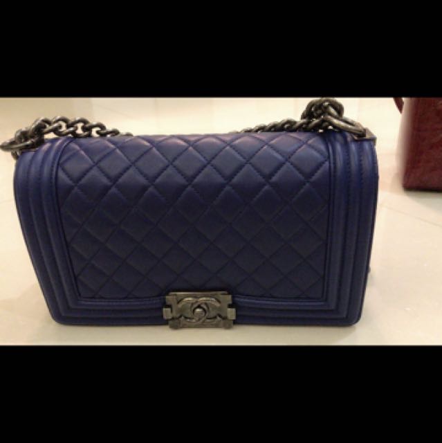 Channel, Women's Fashion, Bags & Wallets, Cross-body Bags on Carousell