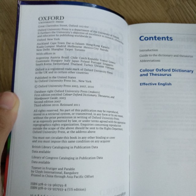 Colour Oxford Dictionary & Thesaurus, Hobbies & Toys, Books & Magazines