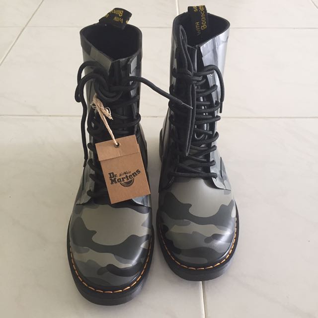 Dr martens rain boot waterproof