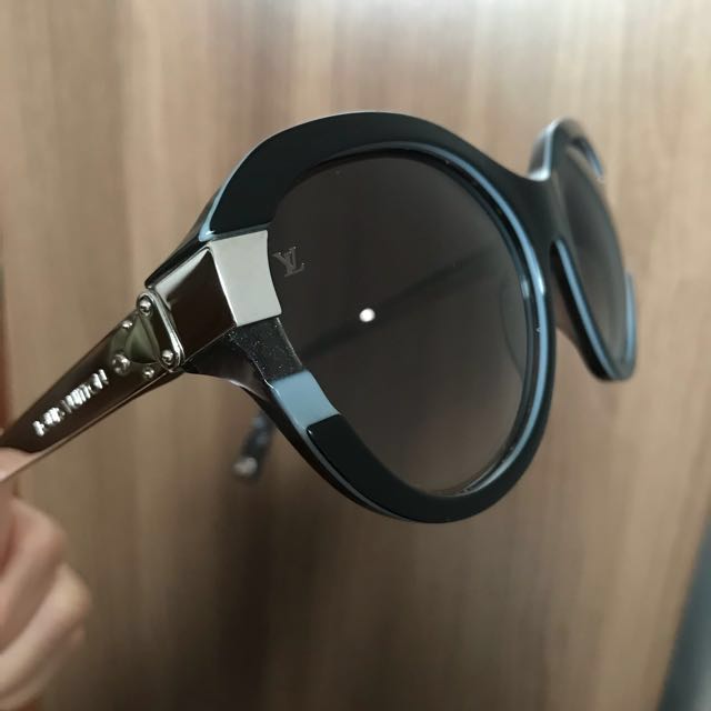 Louis Vuitton Sunglasses Black Petit Soupcon Cat Eye – Mightychic